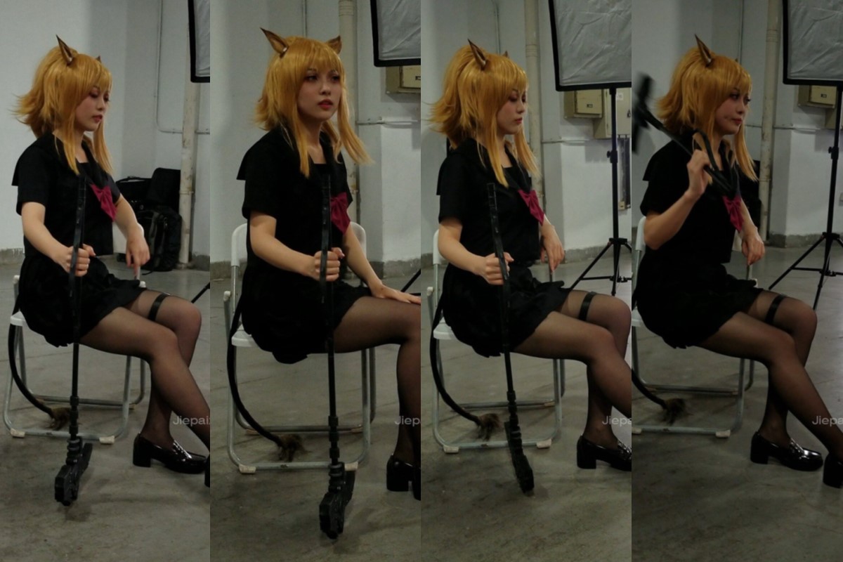 4K - 漫展cos的黑丝萌妹子 [853 MB/MP4]