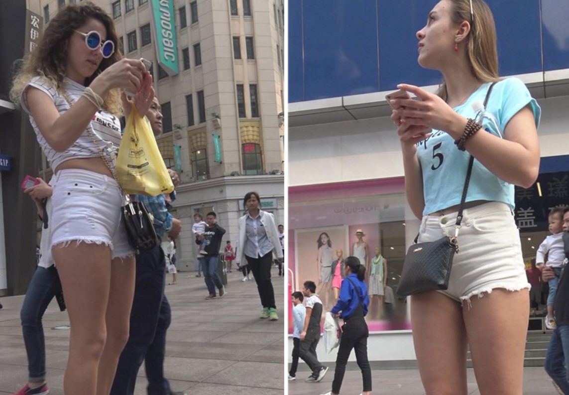 超美苹果臀热裤外国姐妹花，你拍我我拍你不亦乐乎