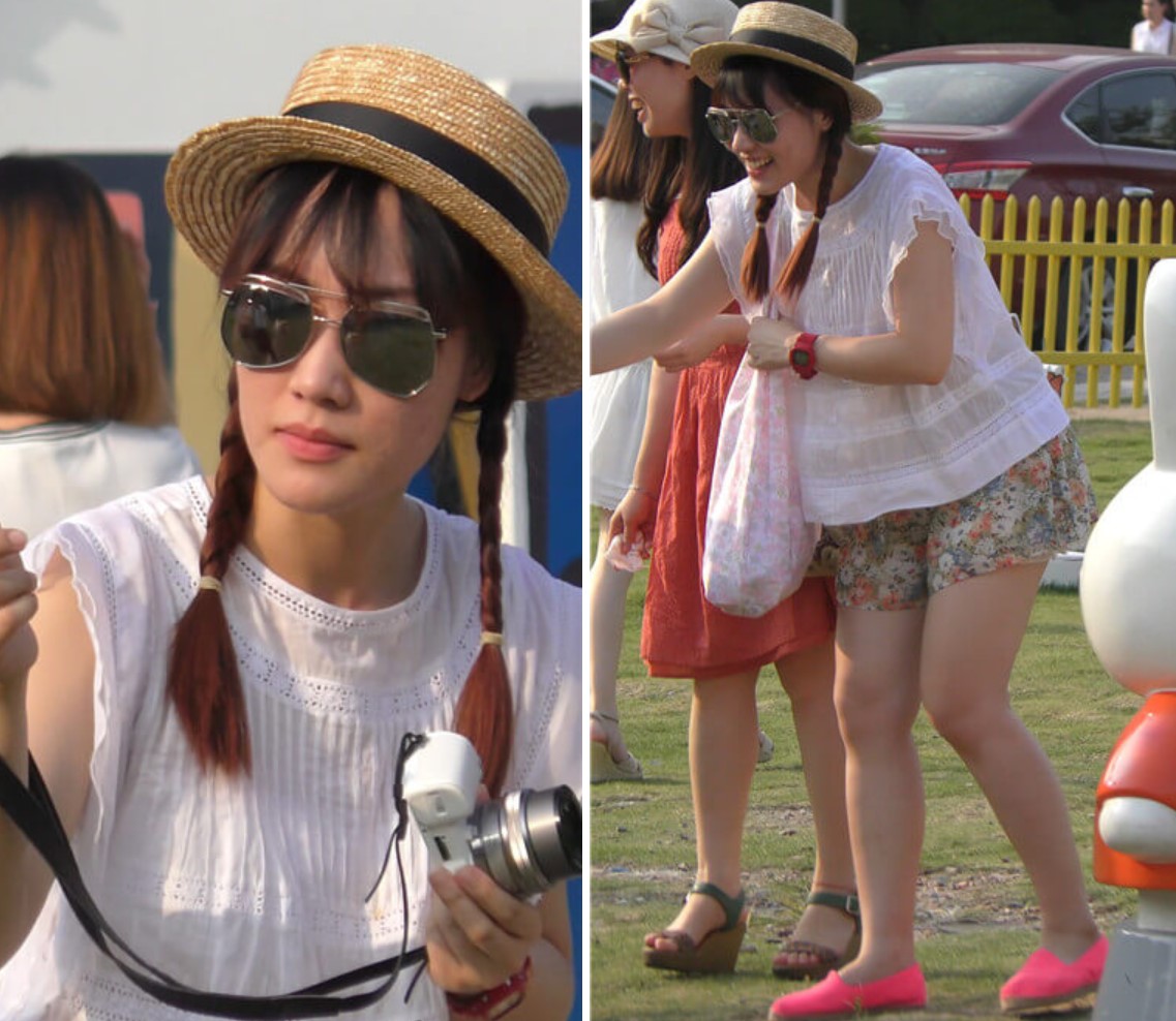 草地上拍照的麻花辫女孩 [1.12 GB]