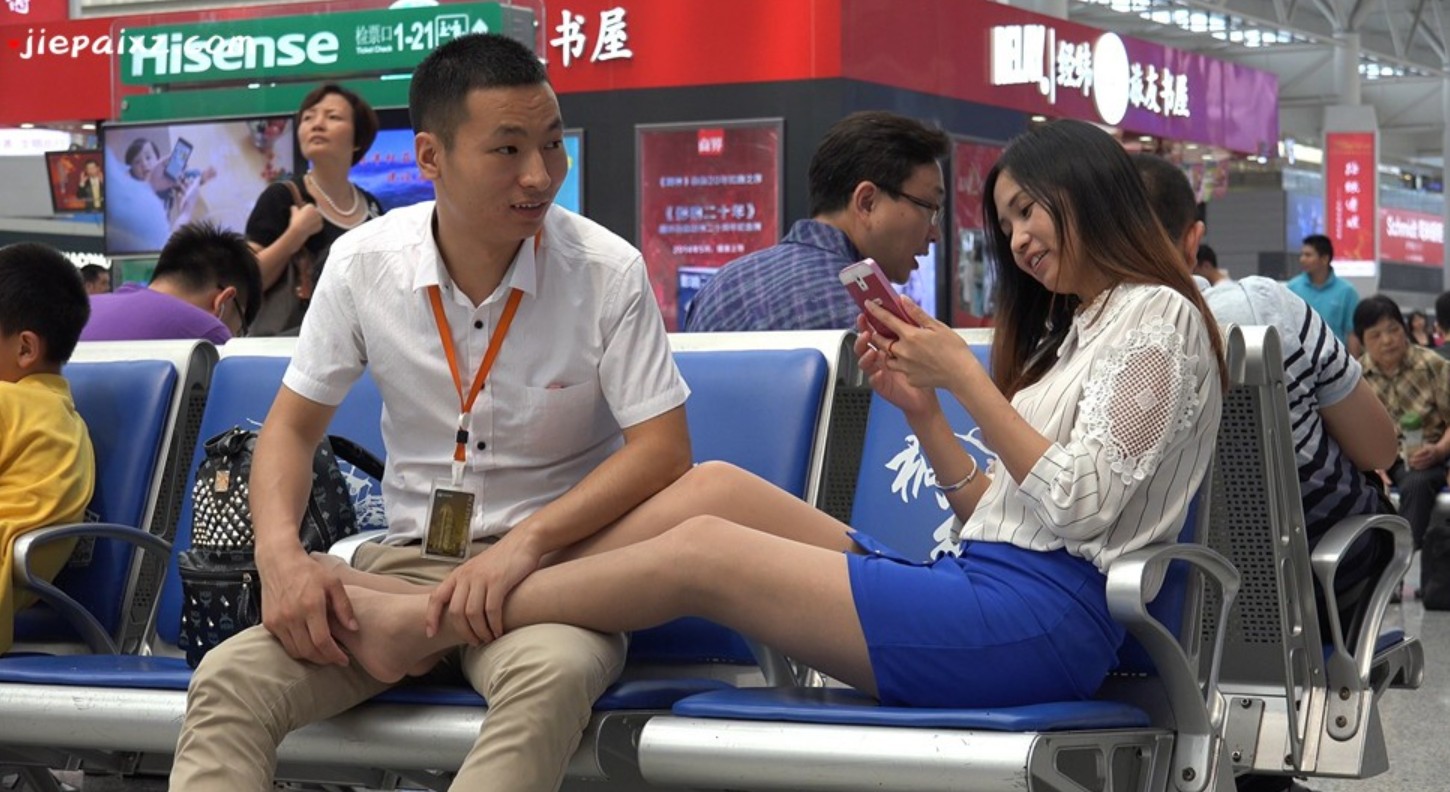 极品鱼嘴高跟肉丝袜美腿、累了男友帮揉揉 [3.51 GB/MP4]