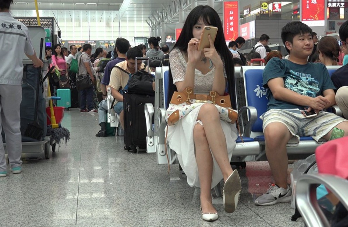 女神也爱玩挑鞋 [1.17 GB/MP4]