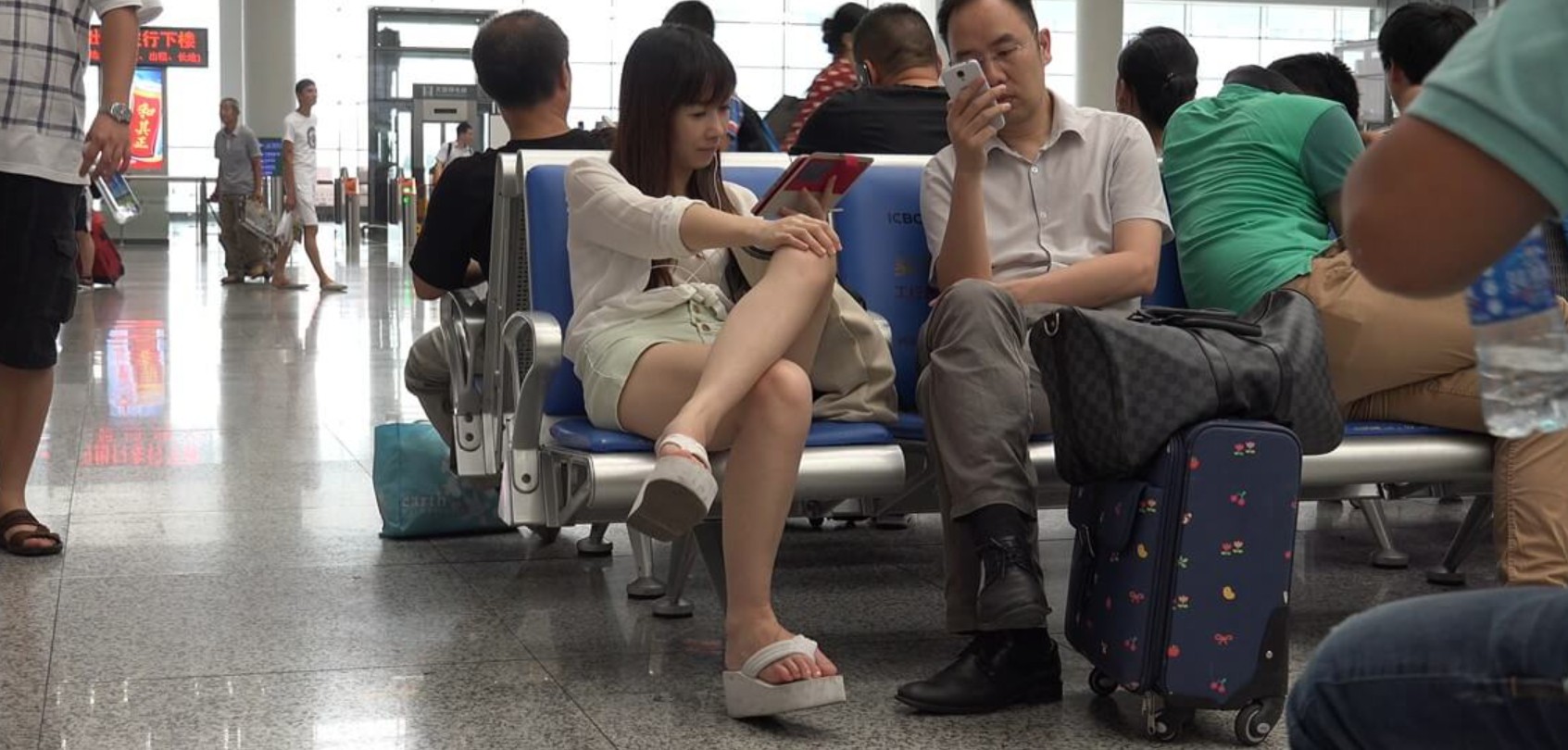 4K - 青春妹子、松糕鞋 [1.53 GB/MP4]