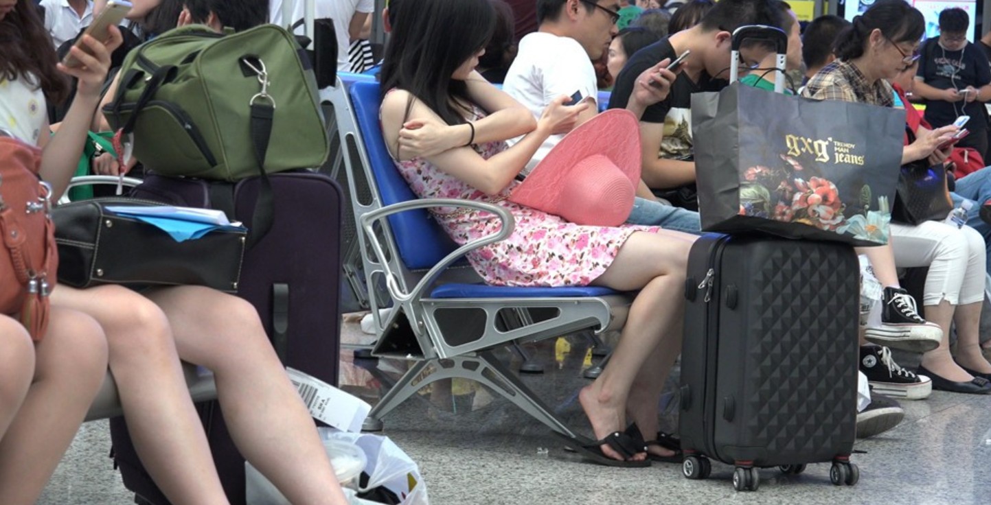 4K - 看清娇嫩又不失妖媚的妹子的每一寸玉足肌肤 [4.28 GB/MP4]