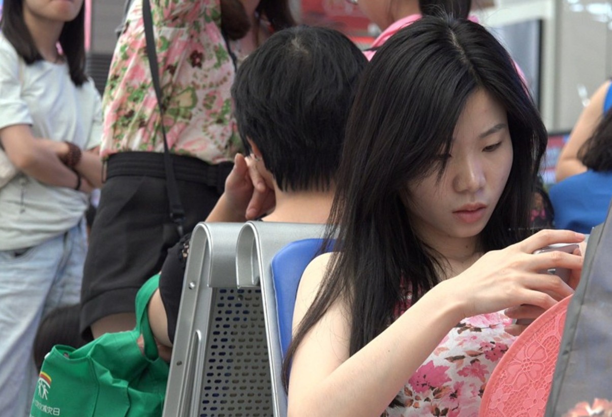 4K - 看清娇嫩又不失妖媚的妹子的每一寸玉足肌肤 [4.28 GB/MP4]