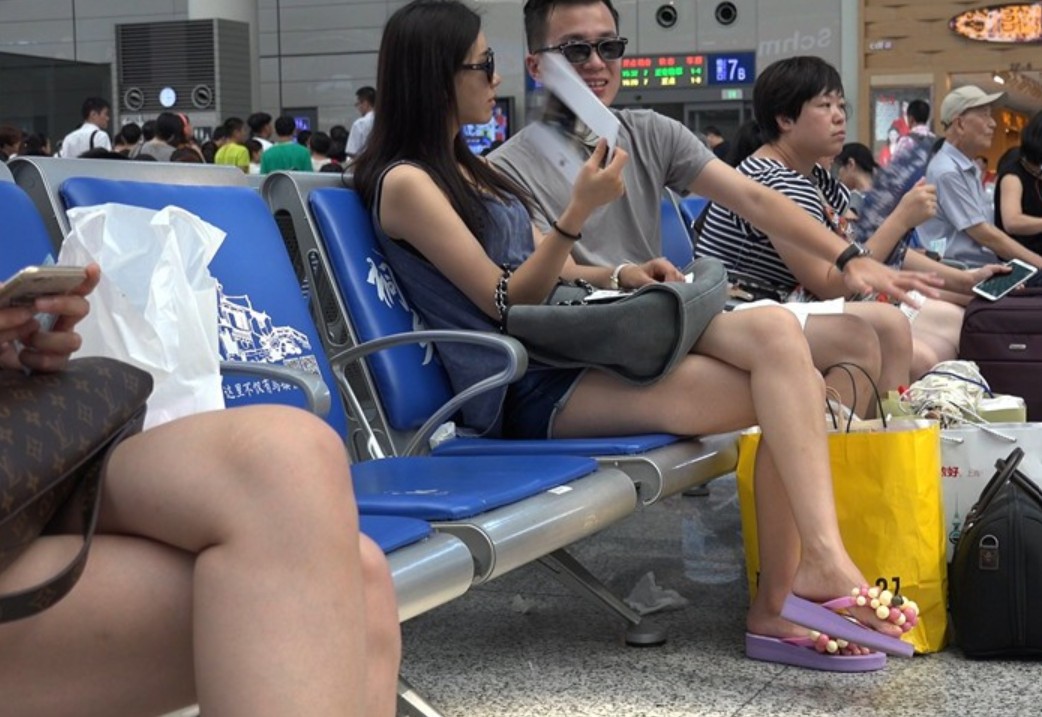 4K - 香艳玉足高颜值美女