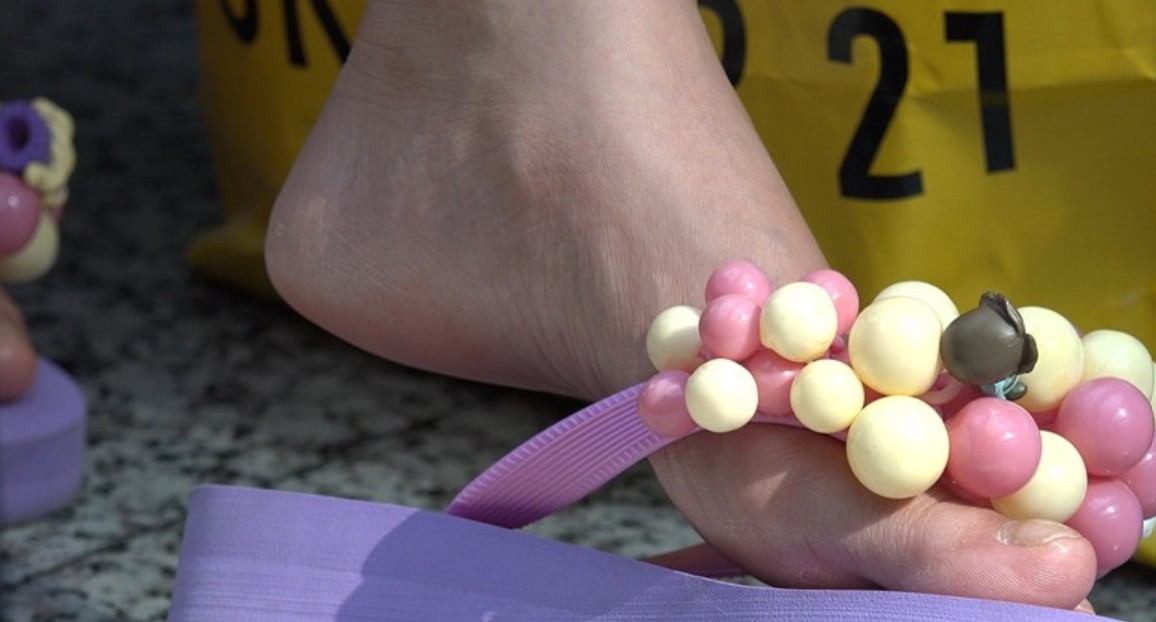 4K - 香艳玉足高颜值美女