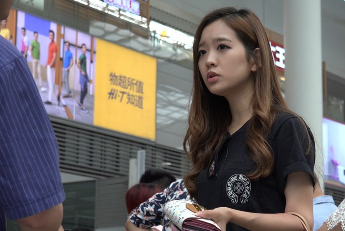 一双修长美足人字拖小姐姐 [1.49 GB/MP4]